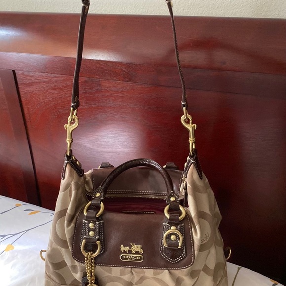 Coach Madison Gold Signature Handbag H0868-12947 - Picture 6 of 11